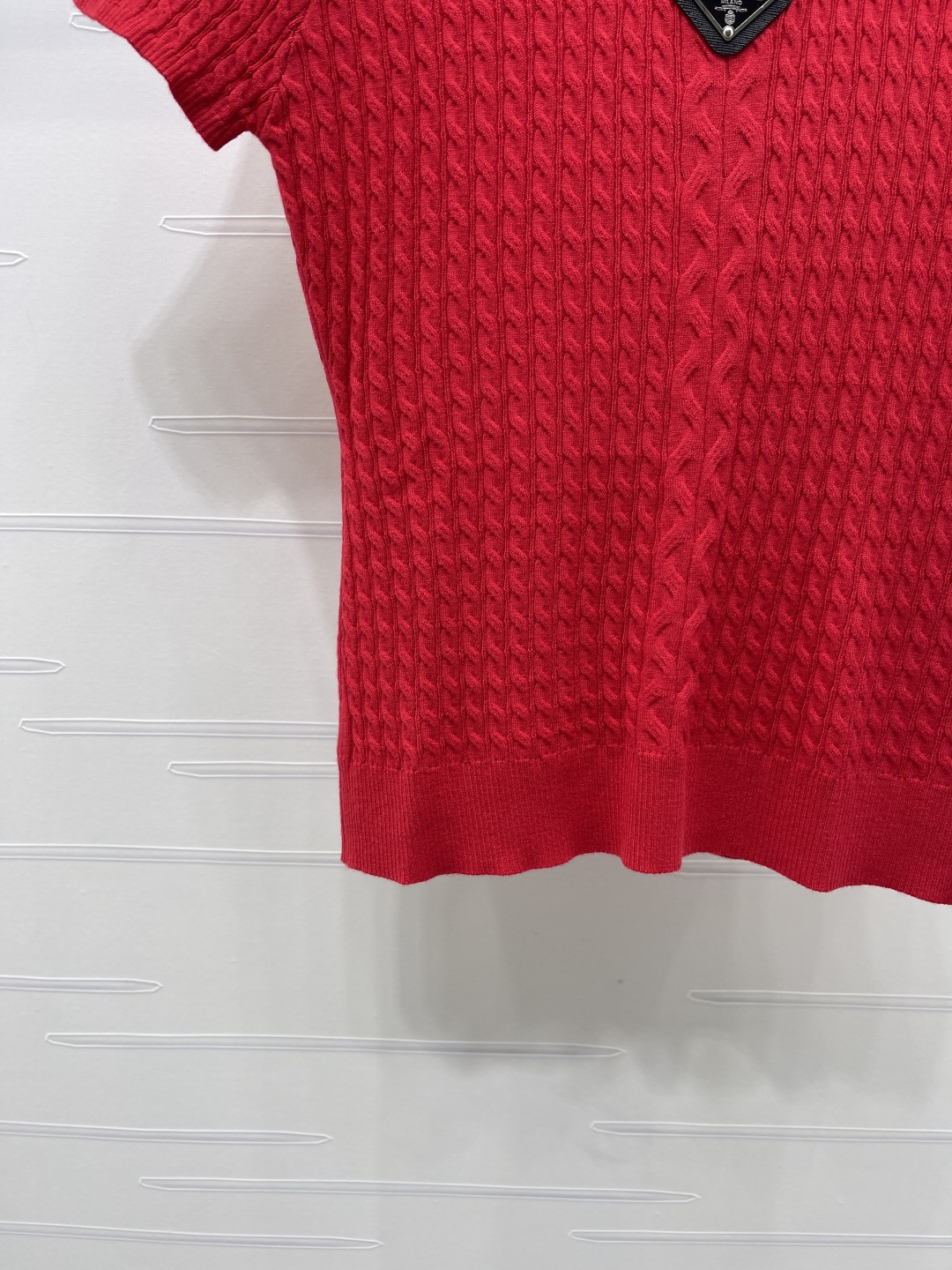Women's short sleeves